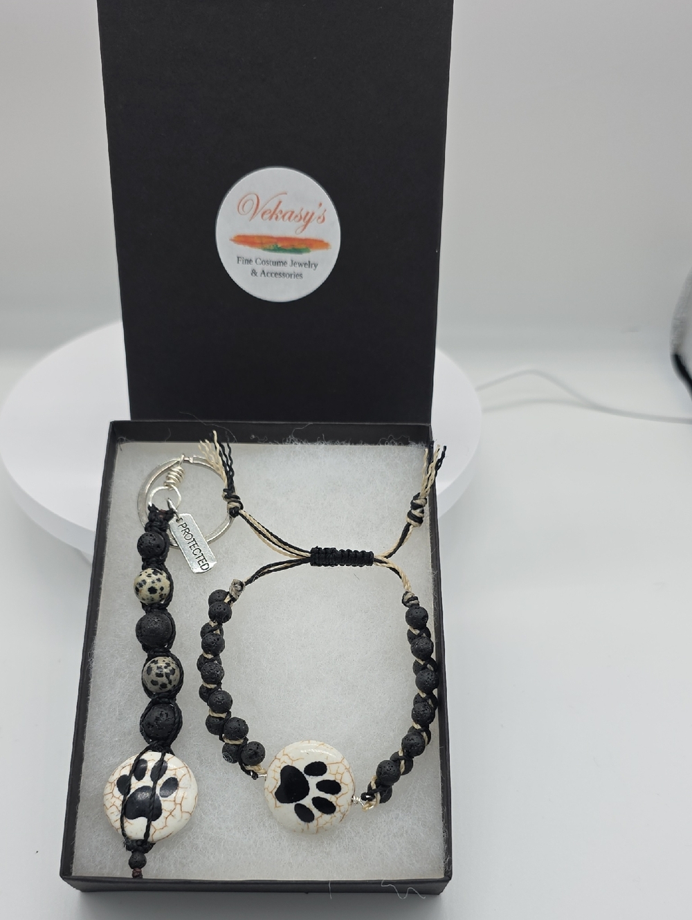 Black & Cream Paw Print Beaded Macrame Bracelet And Keychain Gift Set